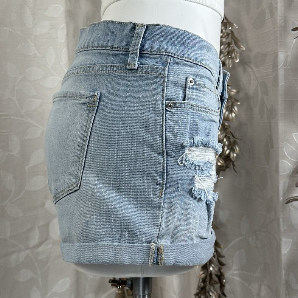 Old Navy Boyfriend Denim Shorts Size 8 Light Wash Distressed Cuffed Summer Chic - Picture 4 of 11